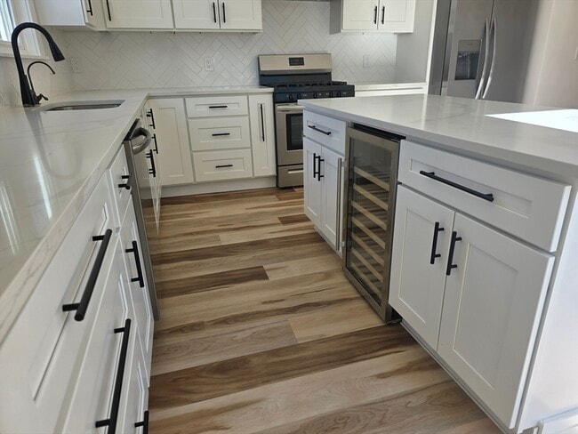 Building Photo - 84 Dudley St