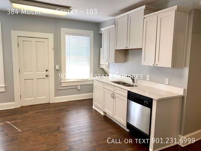 Building Photo - 384 Mulberry St