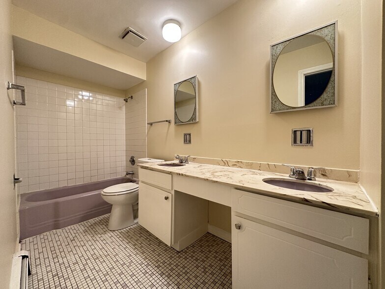 Building Photo - 622 Lincoln Ave