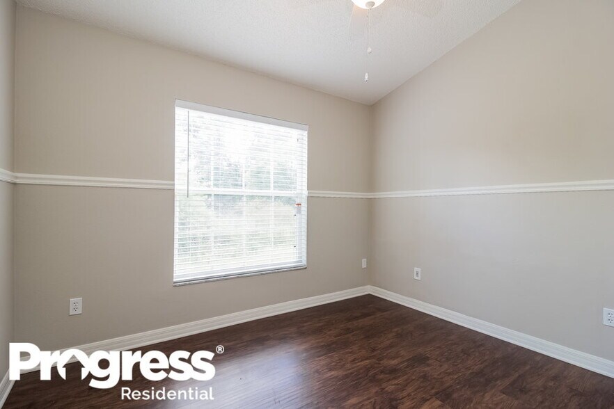 Building Photo - 593 Brightview Dr