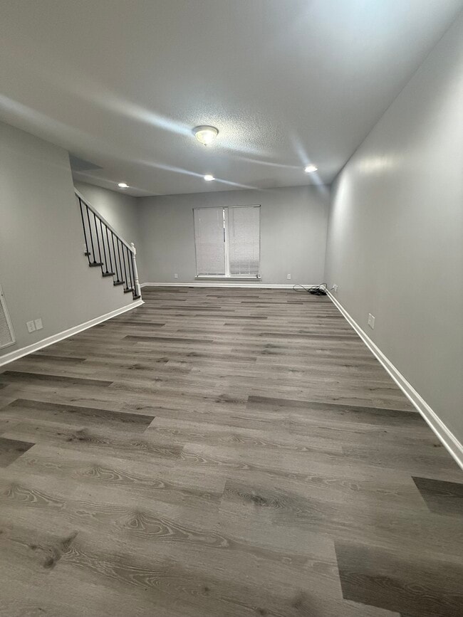 Building Photo - 3158 16th Ave