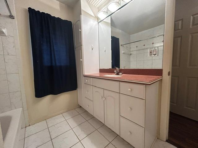 Building Photo - 5320 Balcones Dr