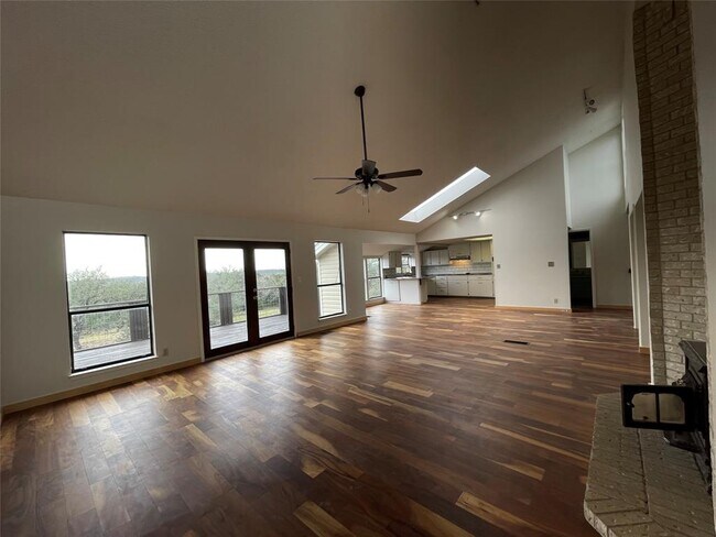 Building Photo - 210 Oak Springs Dr