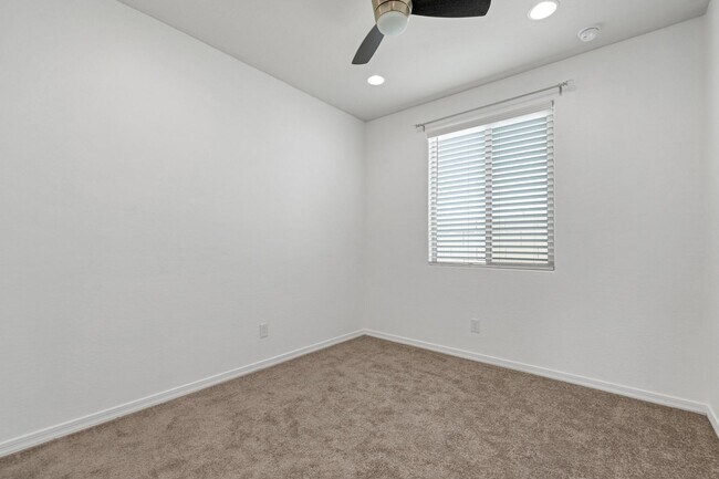 Building Photo - Immaculate & Move-In Ready – Upscale 3BR/2...