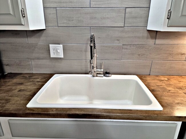 Building Photo - ***Move in Special *** HOUSE FOR RENT - PR...
