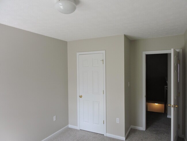 Building Photo - 207 Swaying Pine Ct