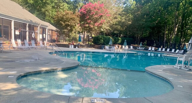 Building Photo - 107 Barbary Ct