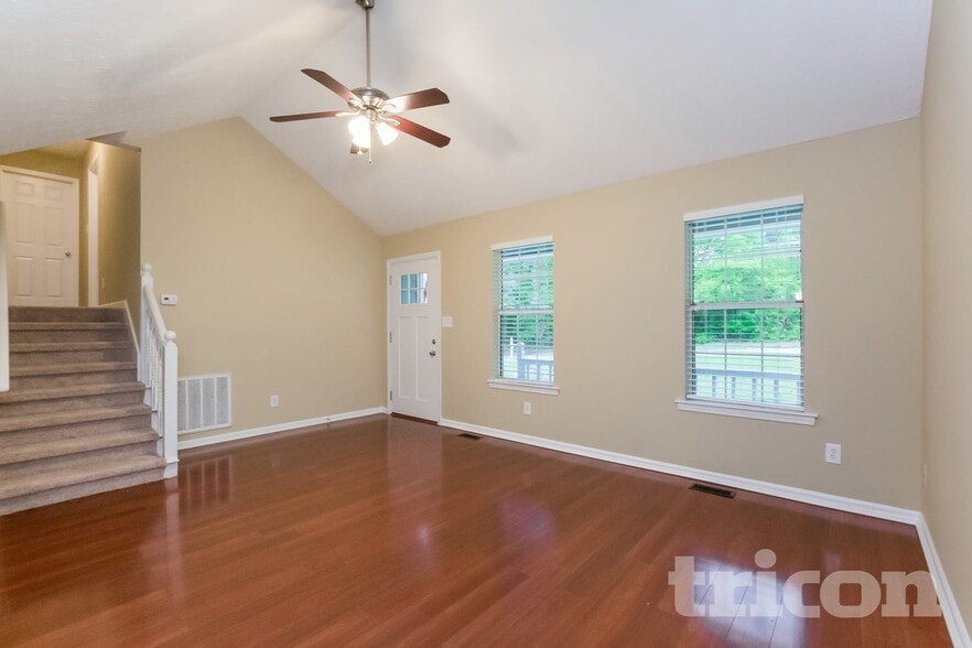 Building Photo - 48 Hale Haven Dr