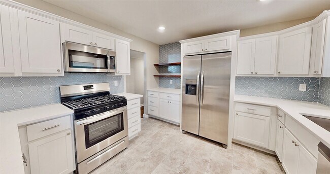 Building Photo - 1404 Meadowcrest Dr
