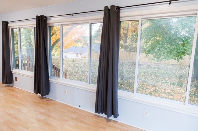 lakeview bonus room, yard - 246 Lake Heights