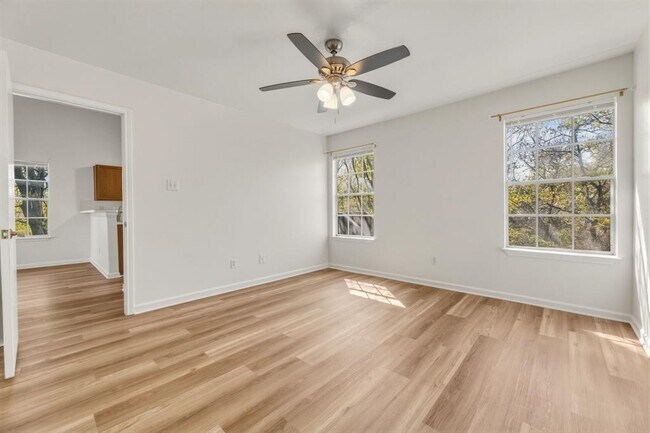 Building Photo - 2908 Whisper Oaks Ln