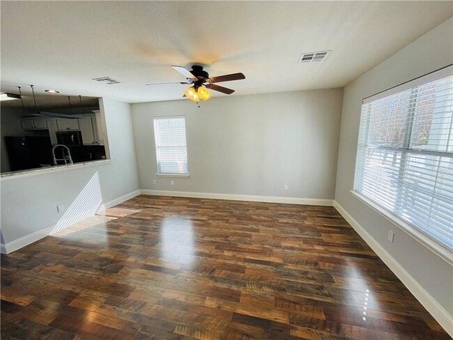 Building Photo - 1804 Lost Maples Loop