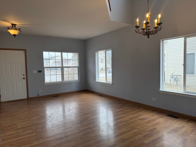 Building Photo - 2208 Rebecca Cir