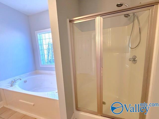 Building Photo - 5033 SE Valley Cove Dr