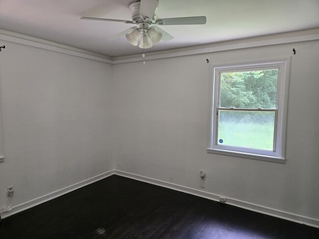 Building Photo - 4048 Dolly Ridge Rd
