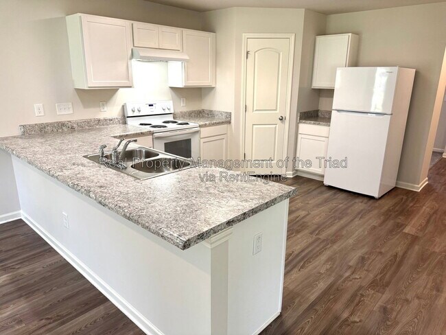 Building Photo - 4104 Devonwood Ct