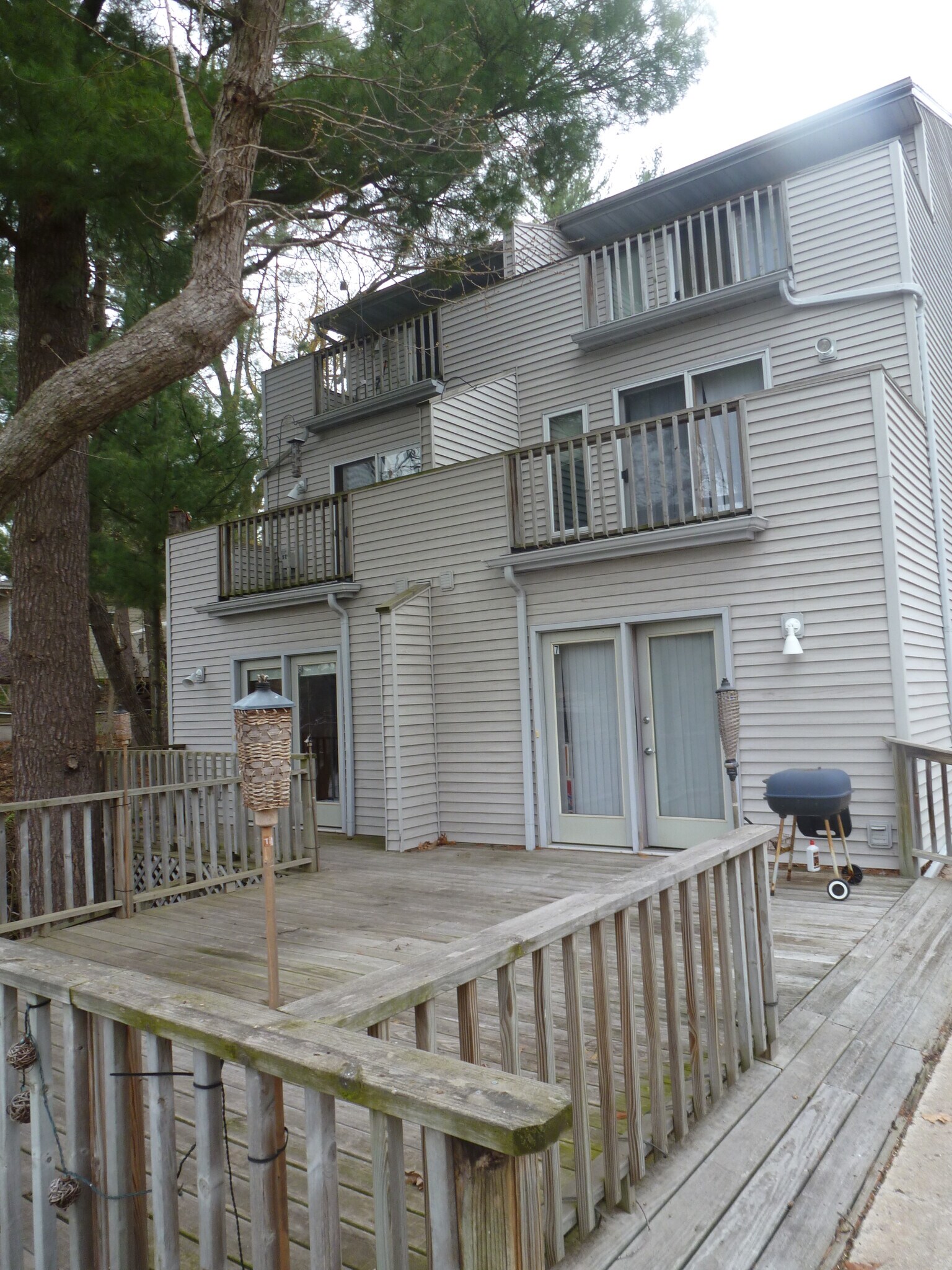 Building Photo - 227 Canyon Rd