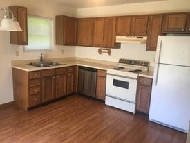 Building Photo - 613 Pepper Ridge Ct