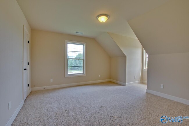 Building Photo - 4905 Saddle Ridge Dr SE