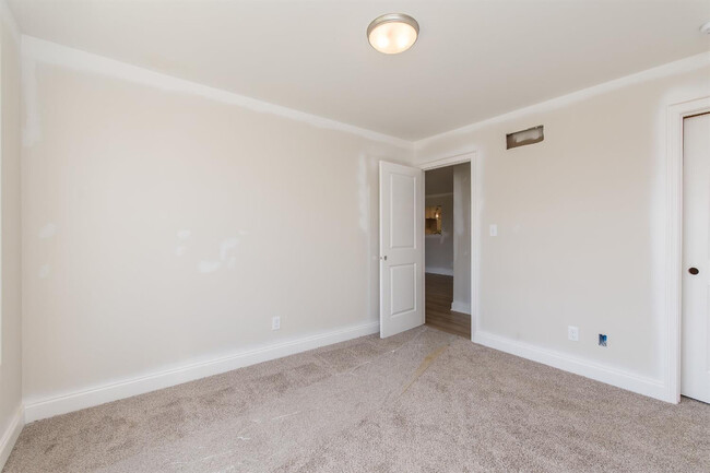 Building Photo - 1140 Orchard Dr