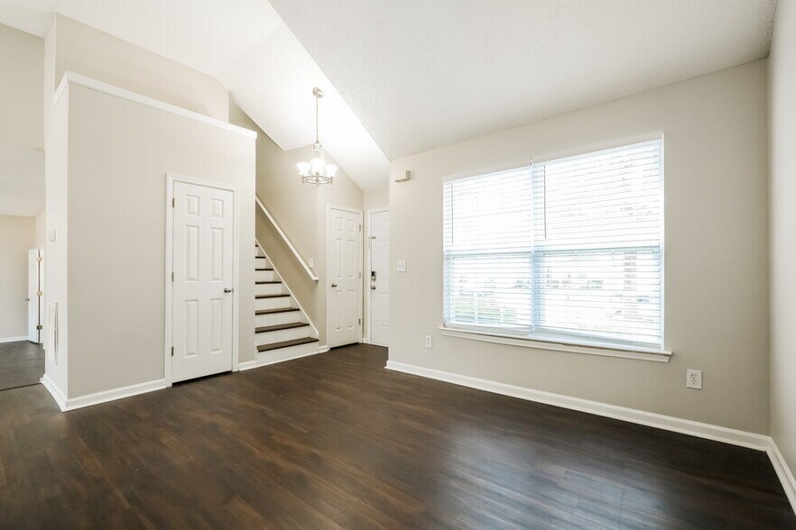 Building Photo - 4352 Arabian Way SW