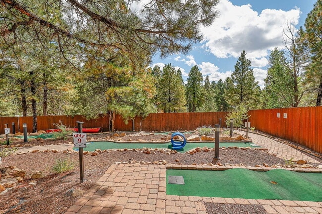 Building Photo - 2650 N Valley View Rd