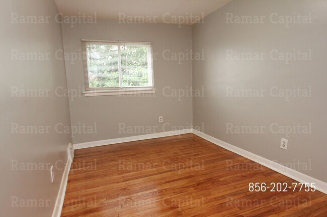 Building Photo - 2442 Wainwright St