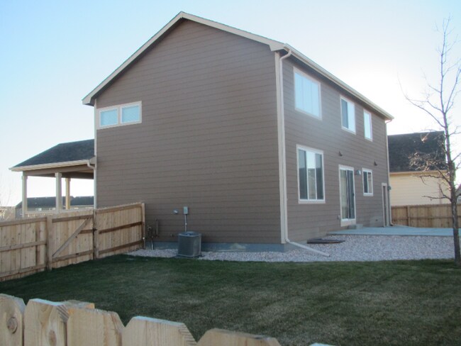 Building Photo - 427 Bow Creek Ln