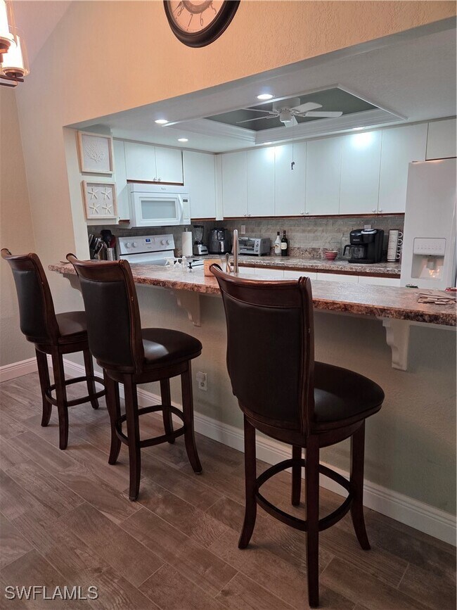 Building Photo - 22161 Tallwood Ct