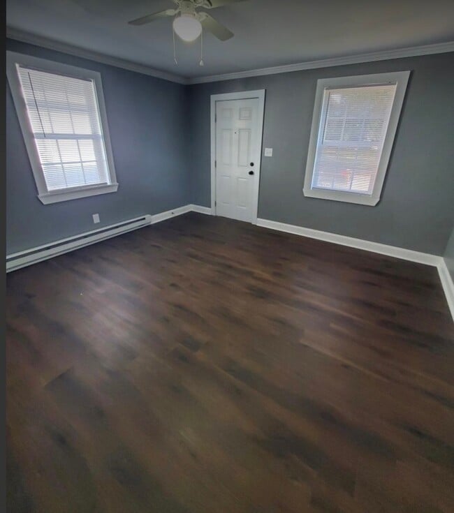 Building Photo - 528 Manchester St SE