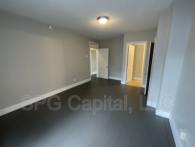 Building Photo - 212 E Orange St