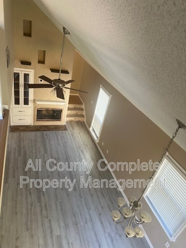 Building Photo - 6653 Periwinkle Dr