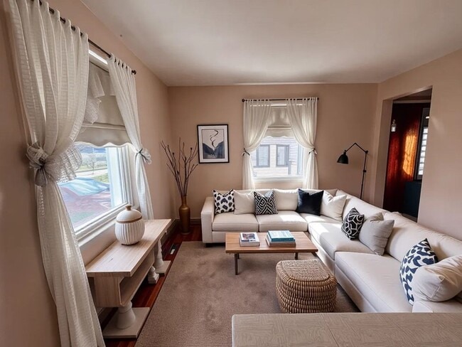 Building Photo - 3 Bedroom 1 Bath Rental Rome NY