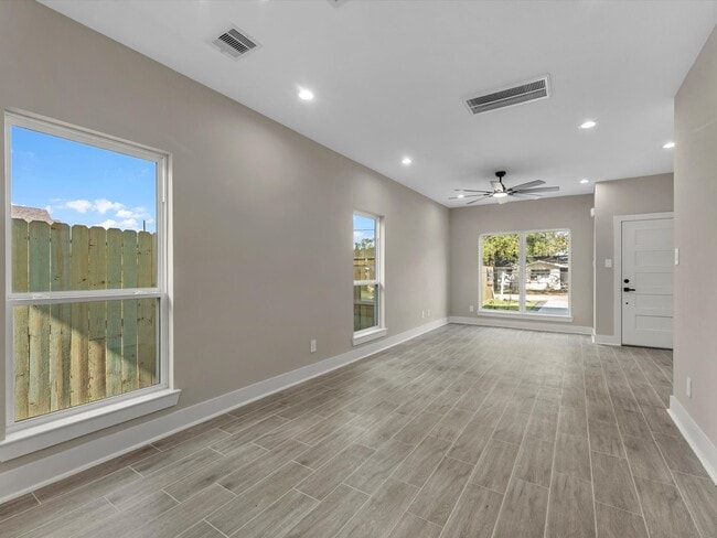 Building Photo - 7802 Queen St