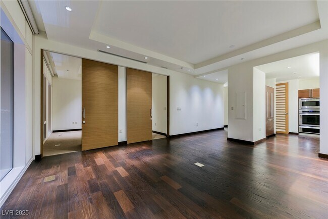 Building Photo - 3750 S Las Vegas Blvd