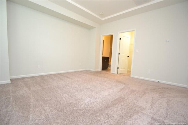 Building Photo - 1405 Luxor Dr