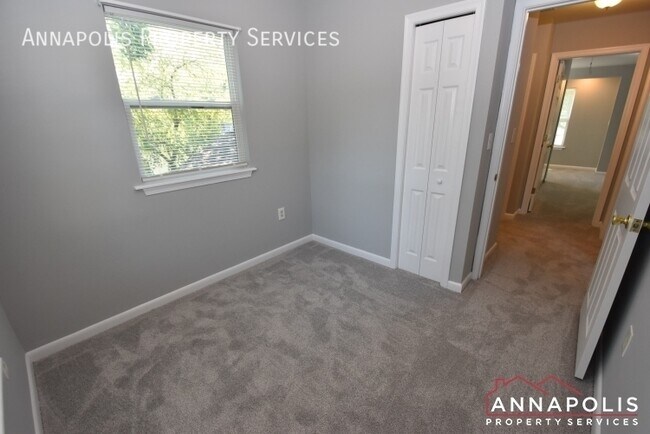 Building Photo - 1605 Rockhold Rd