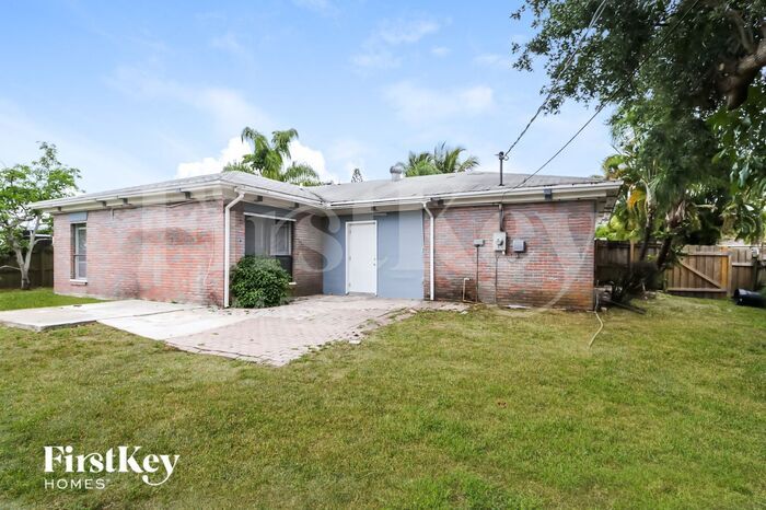 Building Photo - 438 SE Streamlet Ave