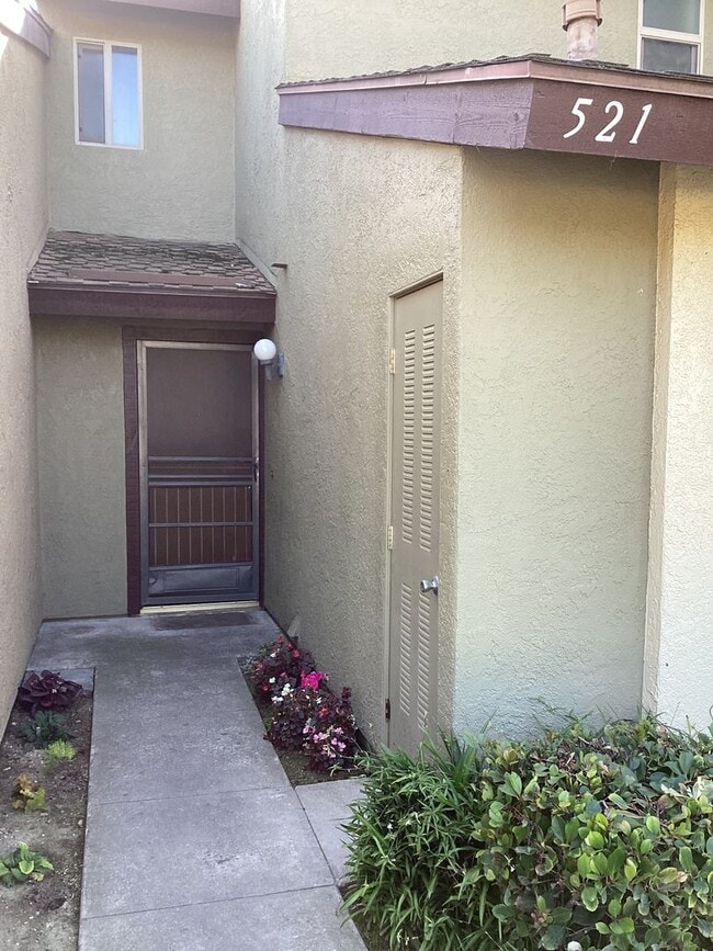 Building Photo - Large Two Story Condo In the Orcutt Bluffs with Easy Access to 135/Vandenberg SFB