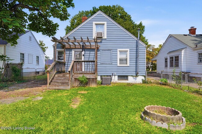 Building Photo - 1050 Oakwood Ave