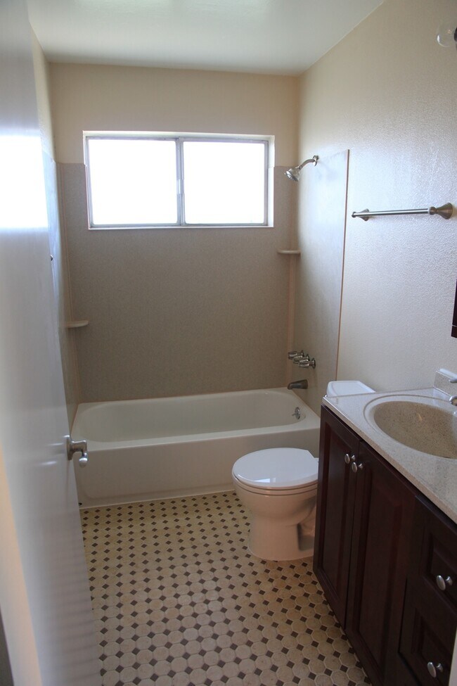 Building Photo - 1688 De Rose Way