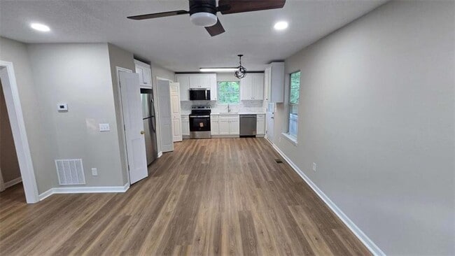 Building Photo - 3025 Mangum Dr