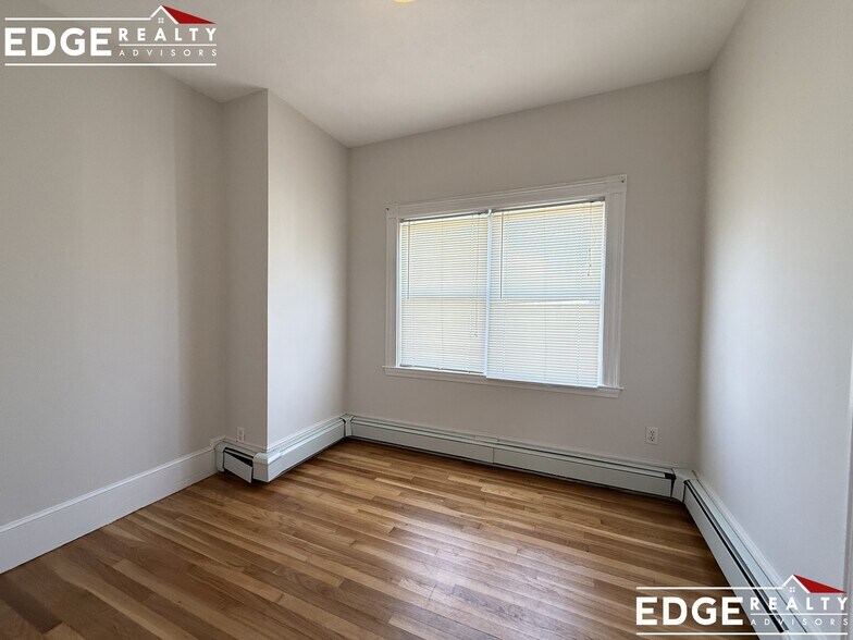 Building Photo - 49 Gardena St