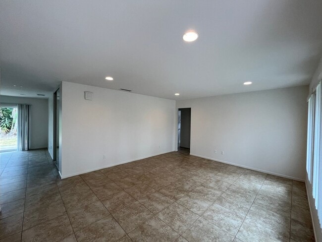 Building Photo - Perfect Home In A Cul De Sac ~ 3 Bedroom /...
