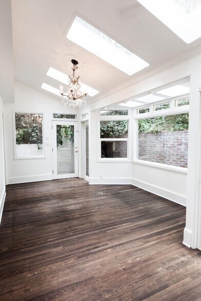 Building Photo - 3915 Benedict Canyon Dr