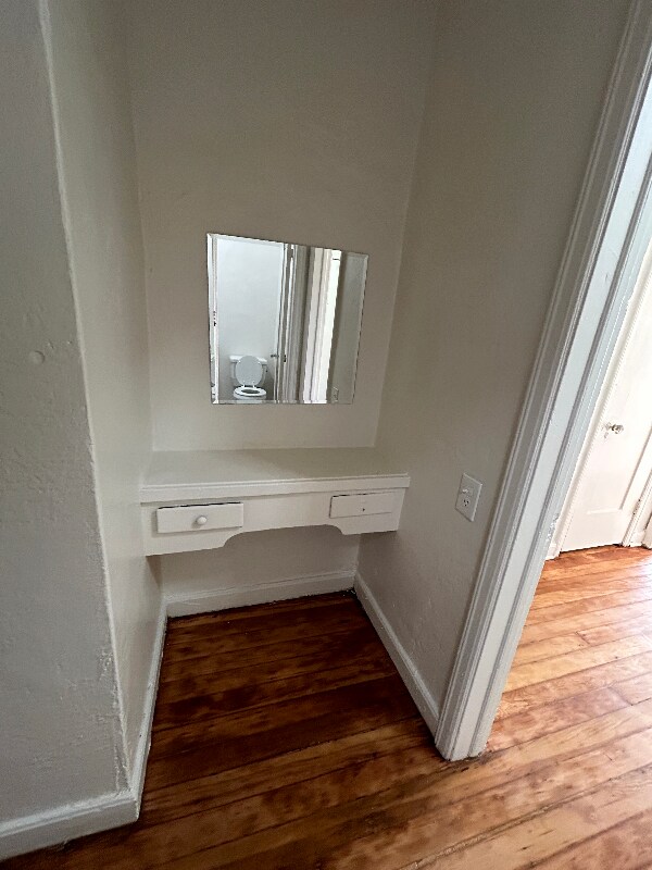Building Photo - 1523 N McCadden Pl