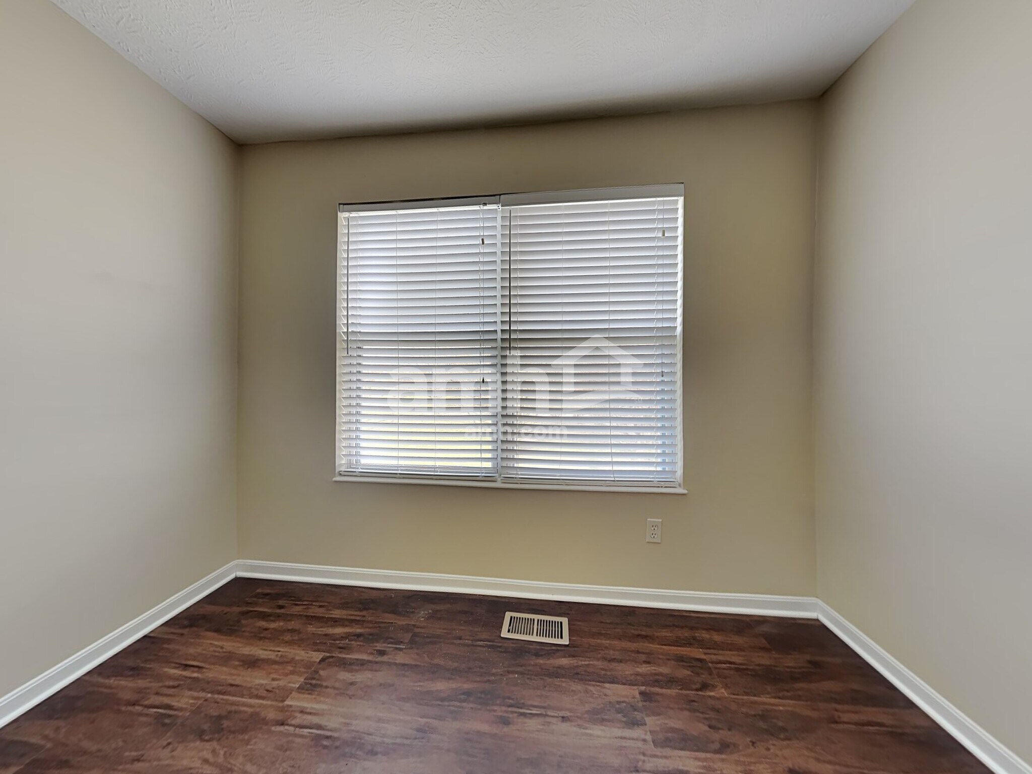 Building Photo - 1232 Ben Avon