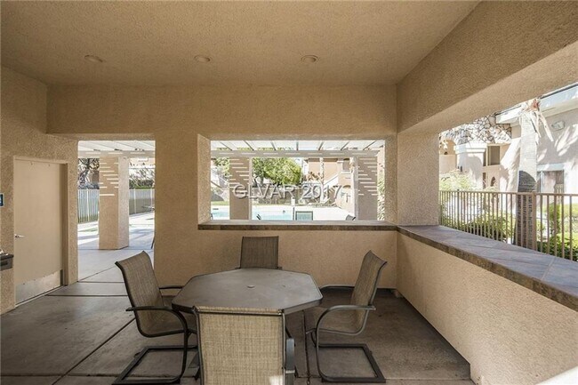 Building Photo - Beautiful 2BR / 2BA Renovated / Modern Condo In A Gated Complex.