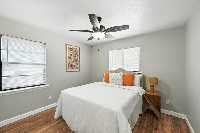 Building Photo - 214 Dorris Dr