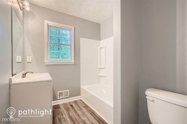 Building Photo - 3 br, 2 bath House - 847 Raintree Way SE UNIT